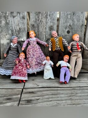 Vintage Concord Miniatures 1970s Dollhouse Family Set - 7pc Caco Style